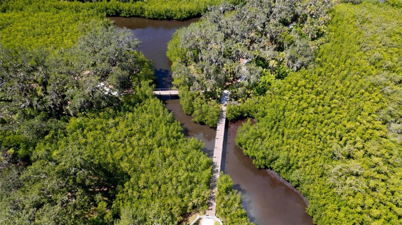 540 Mast Drive , Bradenton, FL 34208 Photo