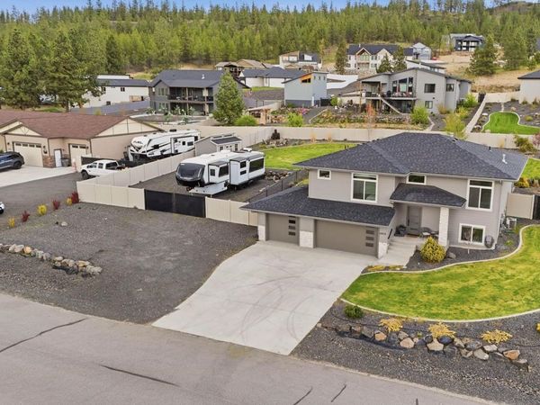 60832 Westview Dr, Nine Mile Falls, WA 99026