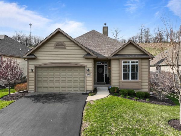 109 Lake Vista CIRCLE, Fontana, WI 53125