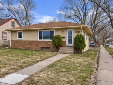 4900 Russell Avenue N, Minneapolis, MN 55430
