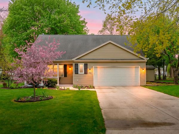 1527 Highgate Road, Kalamazoo, MI 49006