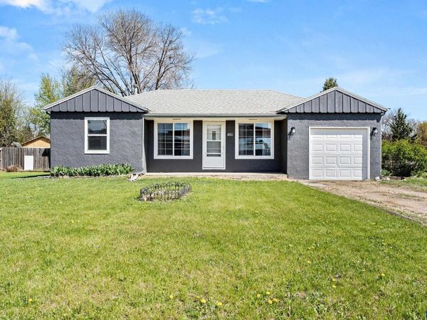 100 W 1st St, Tea, SD 57064