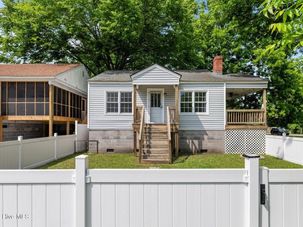 2402 Oaks Road , New Bern, NC 28560