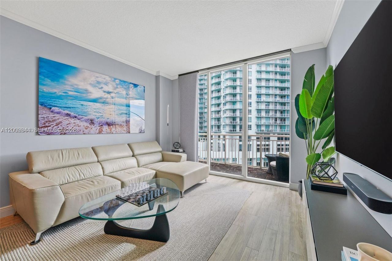 2000 N Bayshore Dr, Unit 1606, Miami, FL 33137 Photo