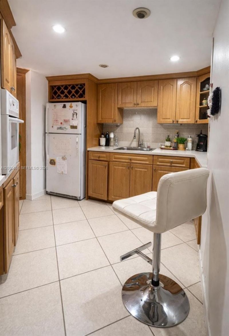 999 Brickell Bay Dr , Unit 805, Miami, FL 33131 Photo
