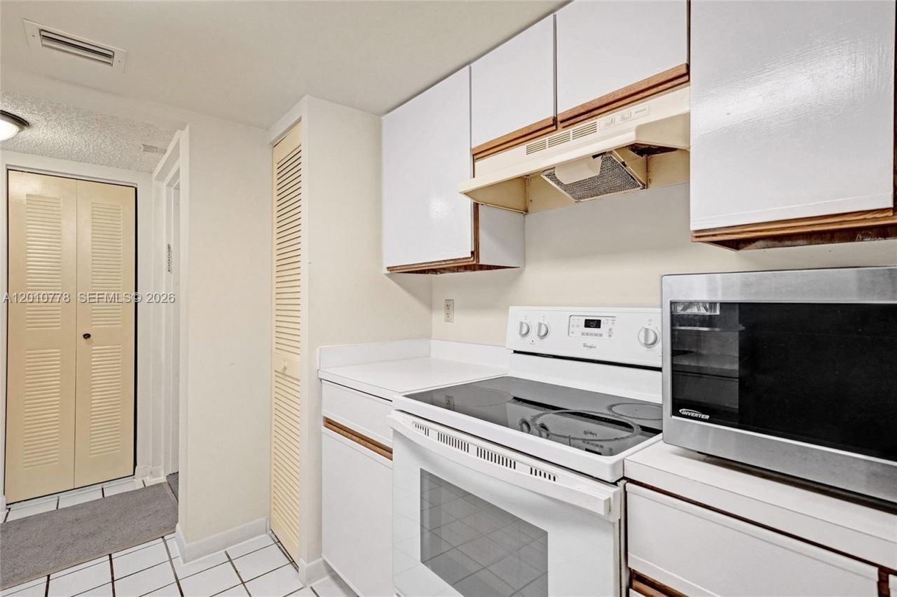 9901 Westview Dr , Unit 325, Coral Springs, FL 33076 Photo