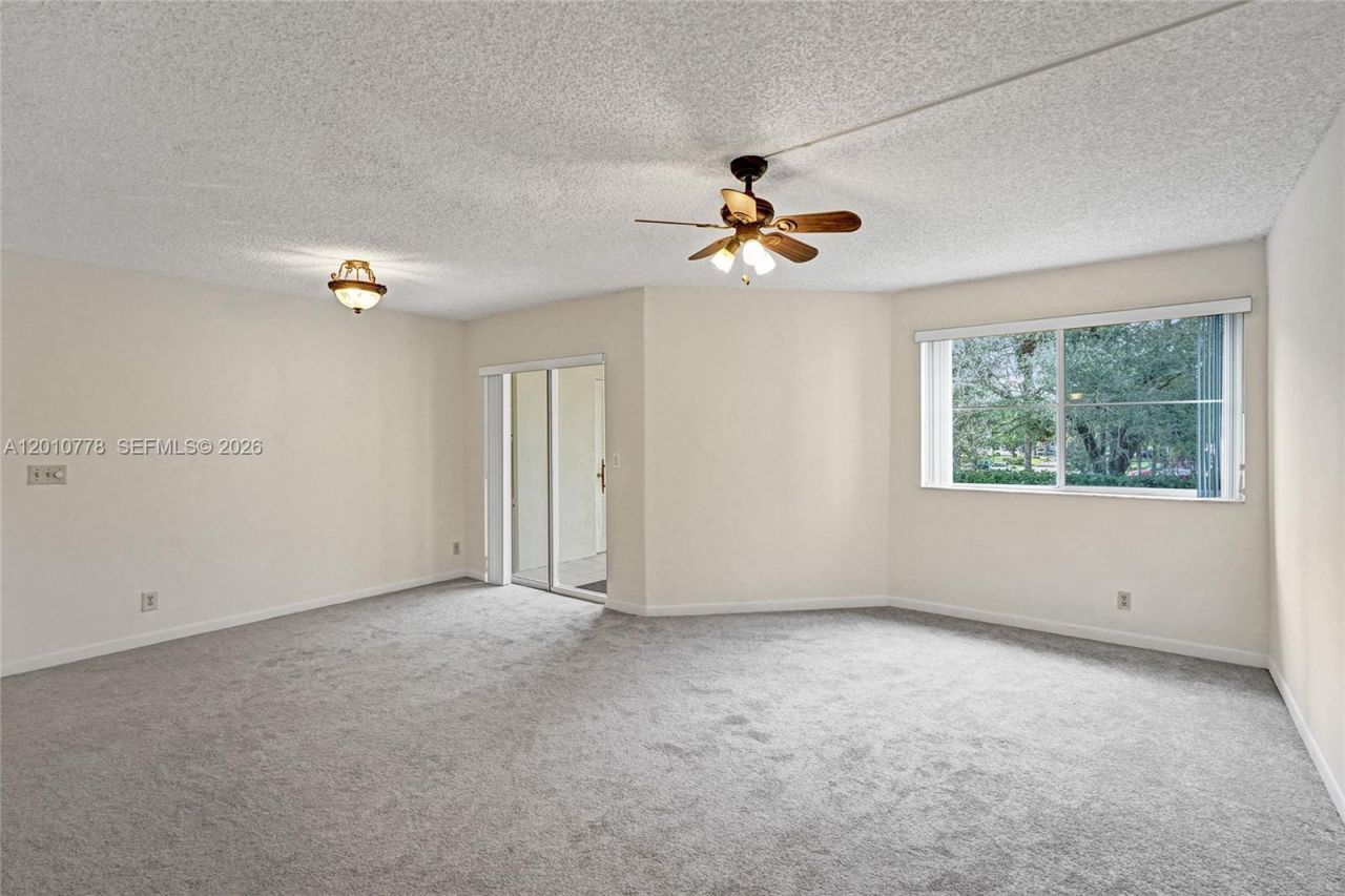 9901 Westview Dr , Unit 325, Coral Springs, FL 33076 Photo
