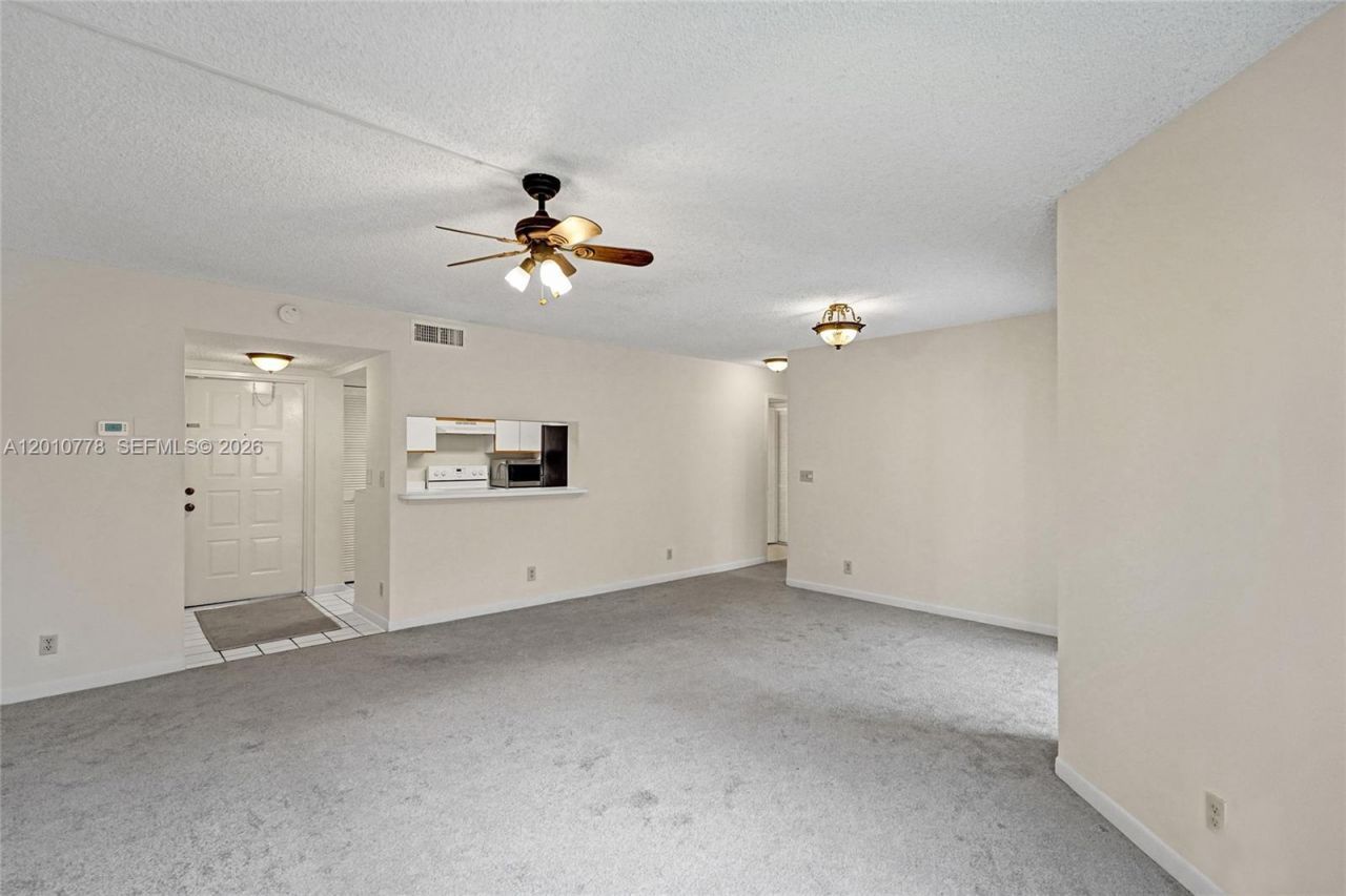 9901 Westview Dr , Unit 325, Coral Springs, FL 33076 Photo