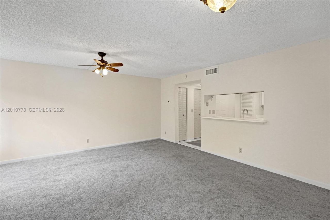 9901 Westview Dr , Unit 325, Coral Springs, FL 33076 Photo