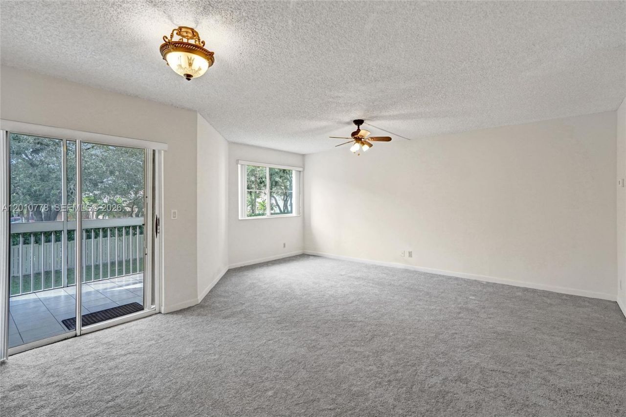 9901 Westview Dr , Unit 325, Coral Springs, FL 33076 Photo