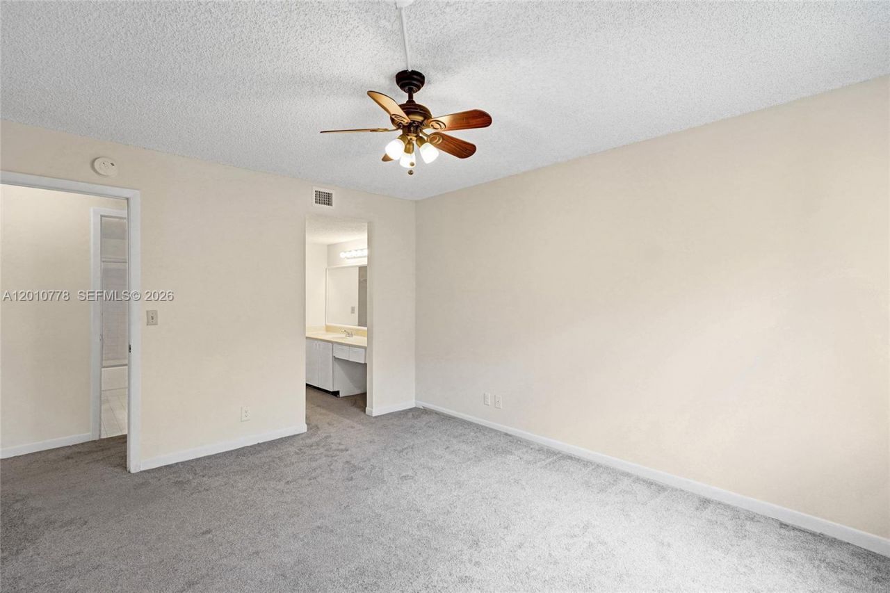 9901 Westview Dr , Unit 325, Coral Springs, FL 33076 Photo