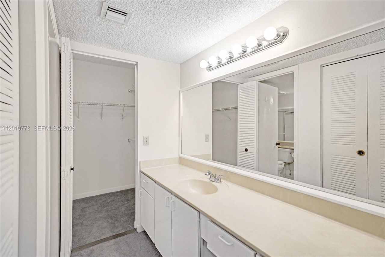 9901 Westview Dr , Unit 325, Coral Springs, FL 33076 Photo