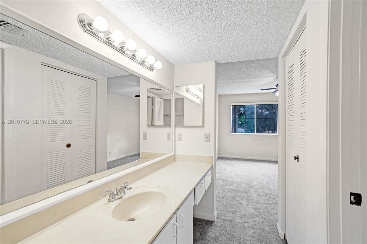 9901 Westview Dr , Unit 325, Coral Springs, FL 33076 Photo
