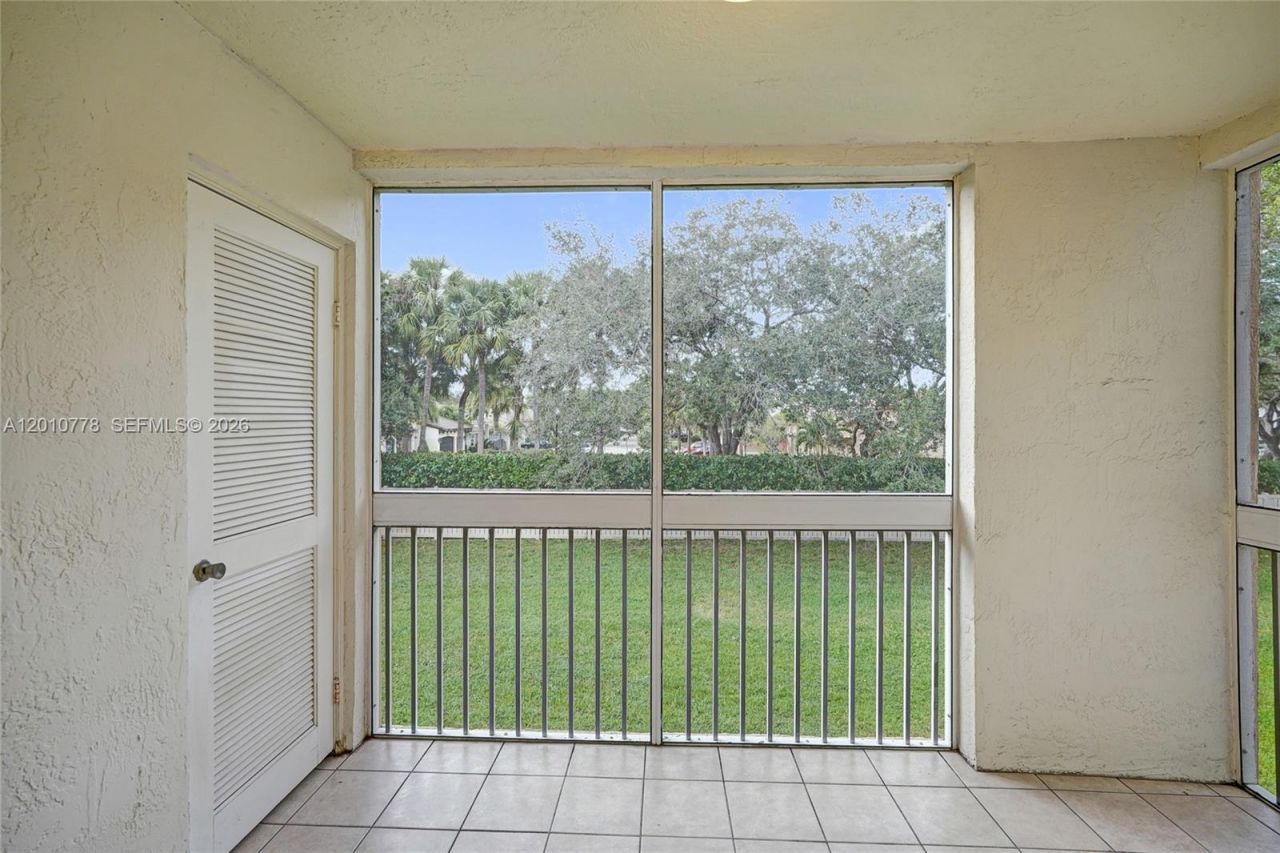 9901 Westview Dr , Unit 325, Coral Springs, FL 33076 Photo