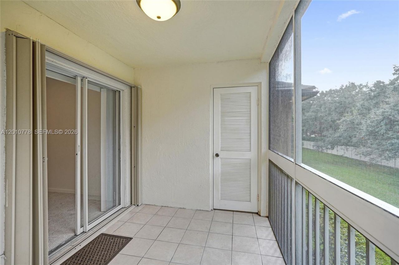 9901 Westview Dr , Unit 325, Coral Springs, FL 33076 Photo