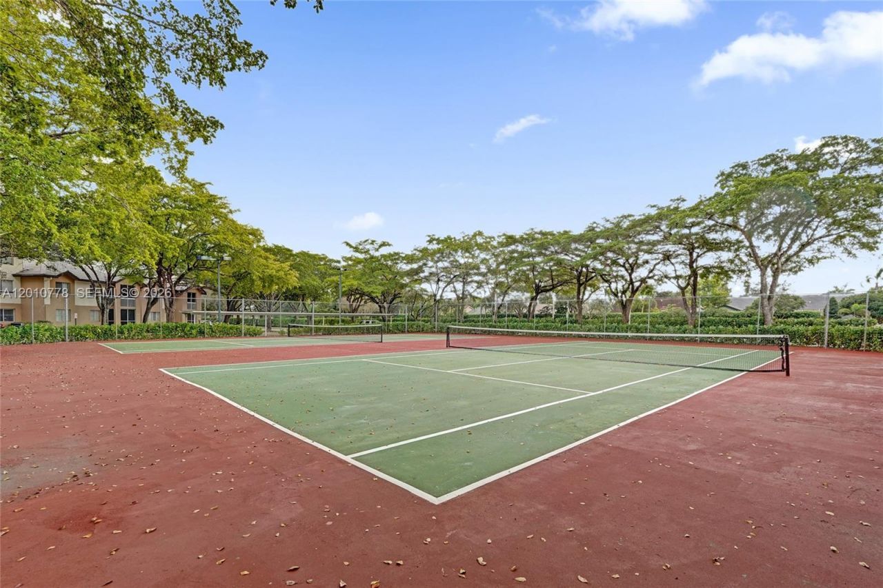 9901 Westview Dr , Unit 325, Coral Springs, FL 33076 Photo