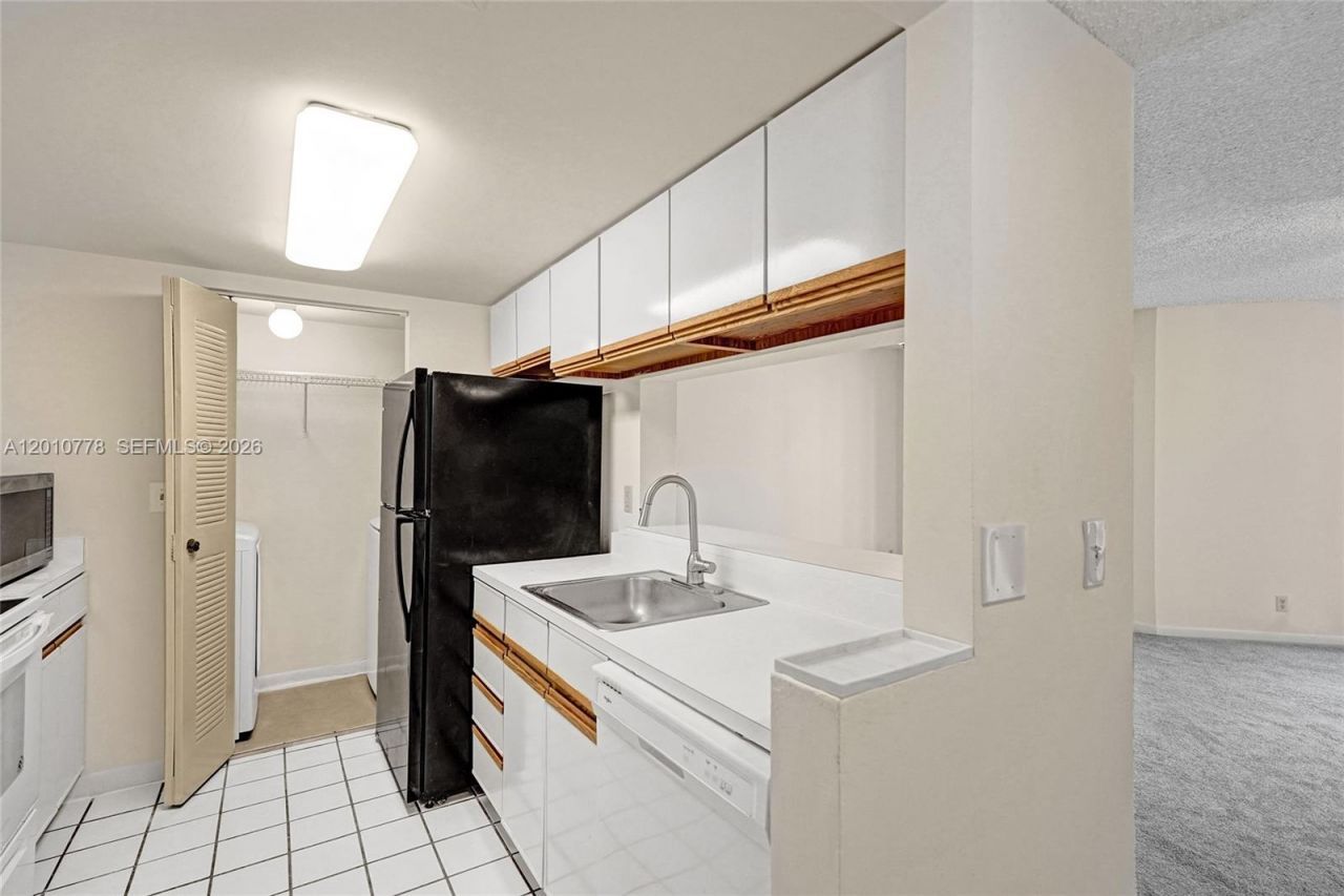 9901 Westview Dr , Unit 325, Coral Springs, FL 33076 Photo