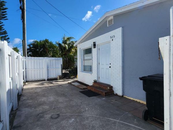 515 N 10th Avenue N, Unit Rear, Lake Worth Beach, FL 33460