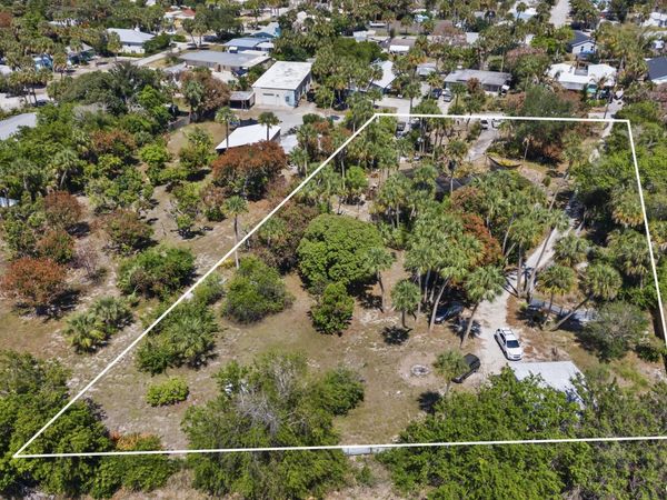 2614 NE Palm Avenue, Jensen Beach, FL 34957