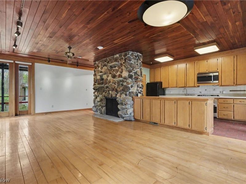 12376 Heath Road, Chesterland, OH 44026 Photo 10