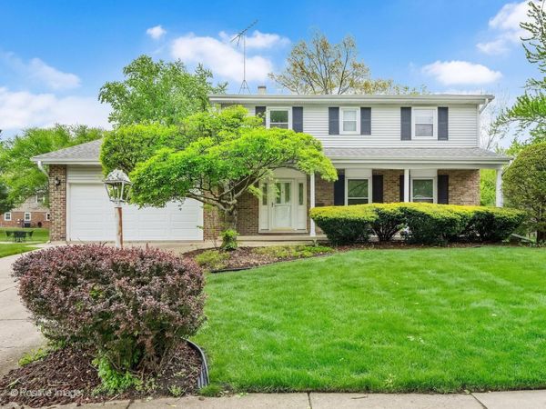 1903 Cheshire Lane , Wheaton, IL 60189