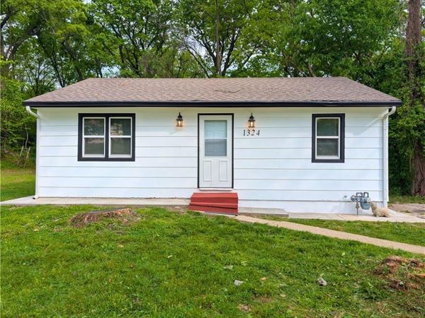 1324 N 52nd Court, Kansas City, KS 66102