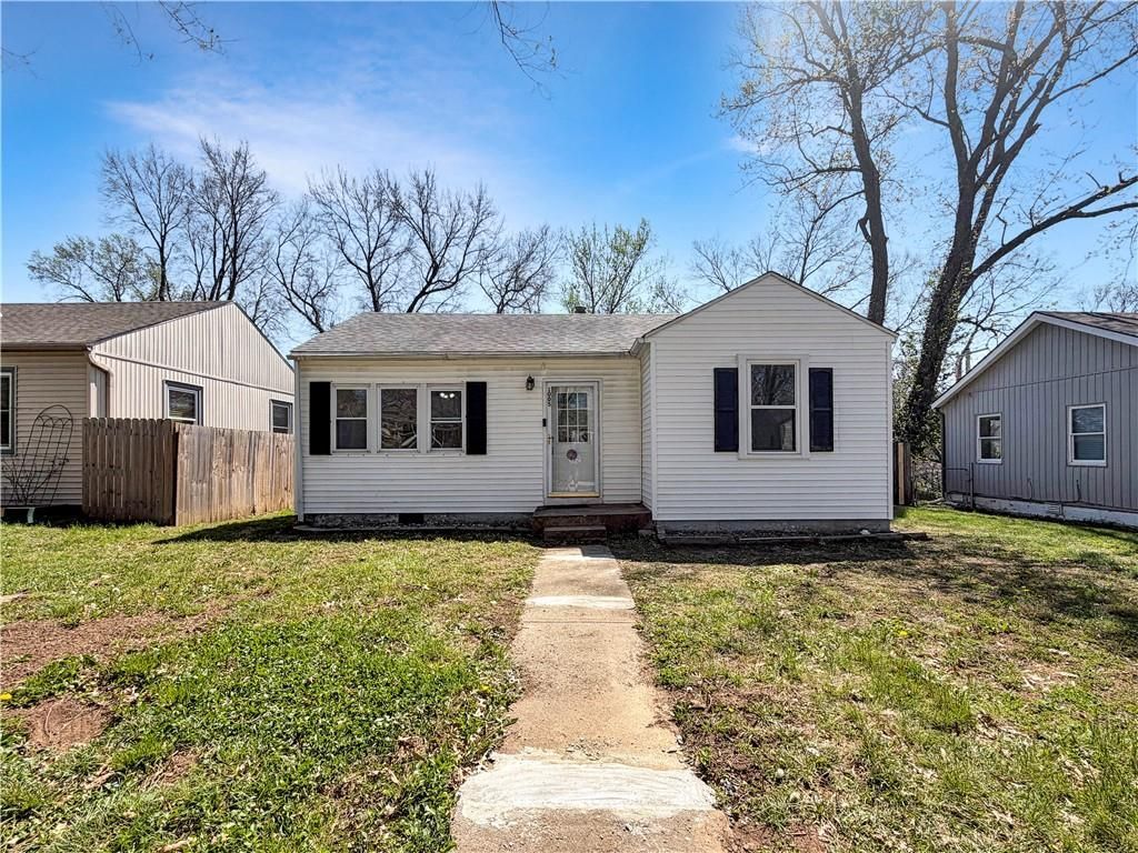 1005 NE 44th Street, Kansas City, MO 64116 Main Photo