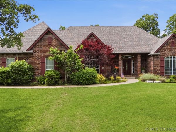 15954 Cherokee Boulevard , Skiatook, OK 74070