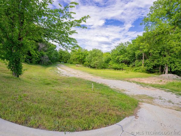 521 N Hickory Street , Sapulpa, OK 74066