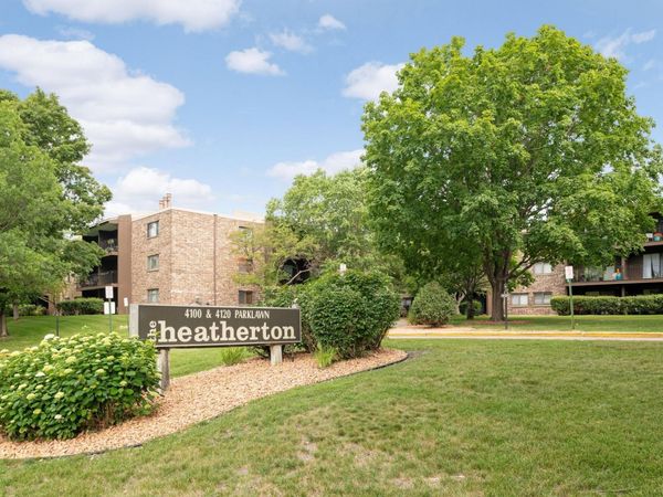 4120 Parklawn Avenue, Unit 222, Edina, MN 55435
