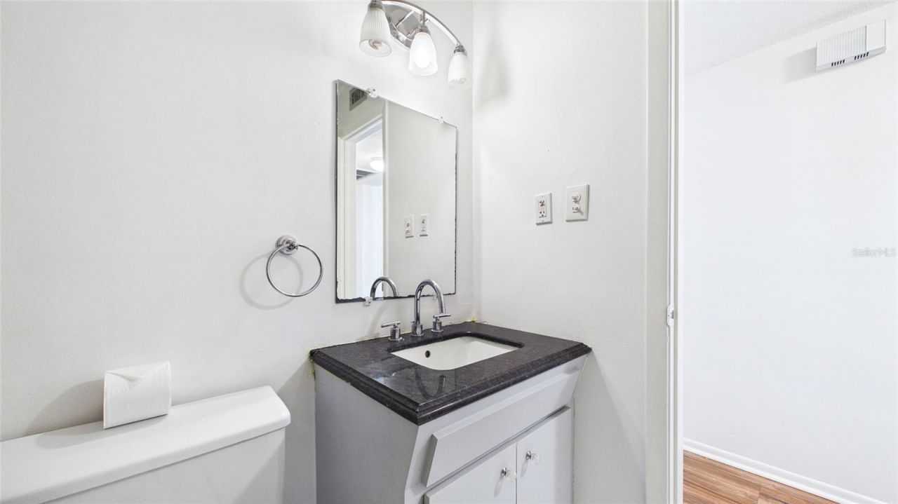 325 Sky Loch Drive W, Dunedin, FL 34698 Photo