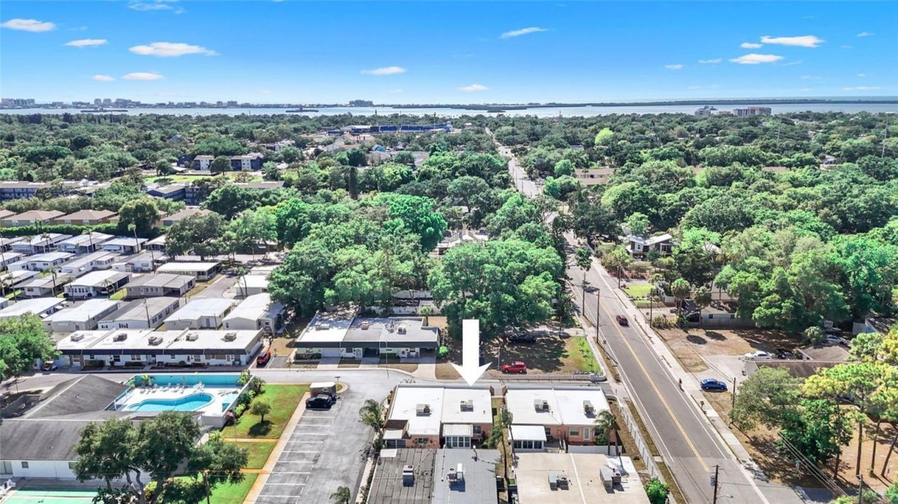 325 Sky Loch Drive W, Dunedin, FL 34698 Photo
