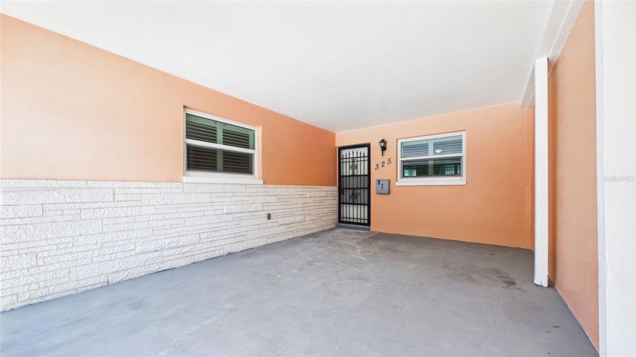 325 Sky Loch Drive W, Dunedin, FL 34698 Photo