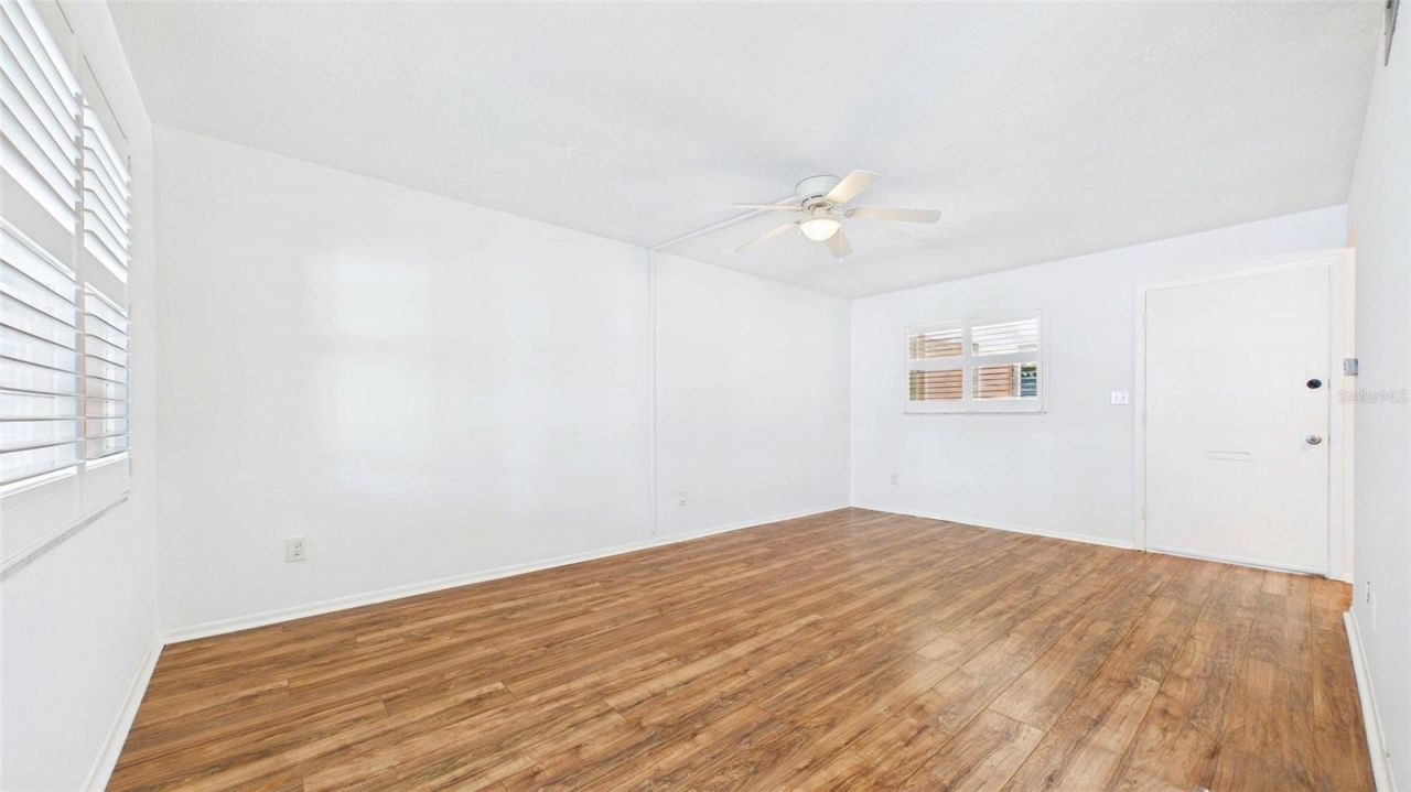 325 Sky Loch Drive W, Dunedin, FL 34698 Photo