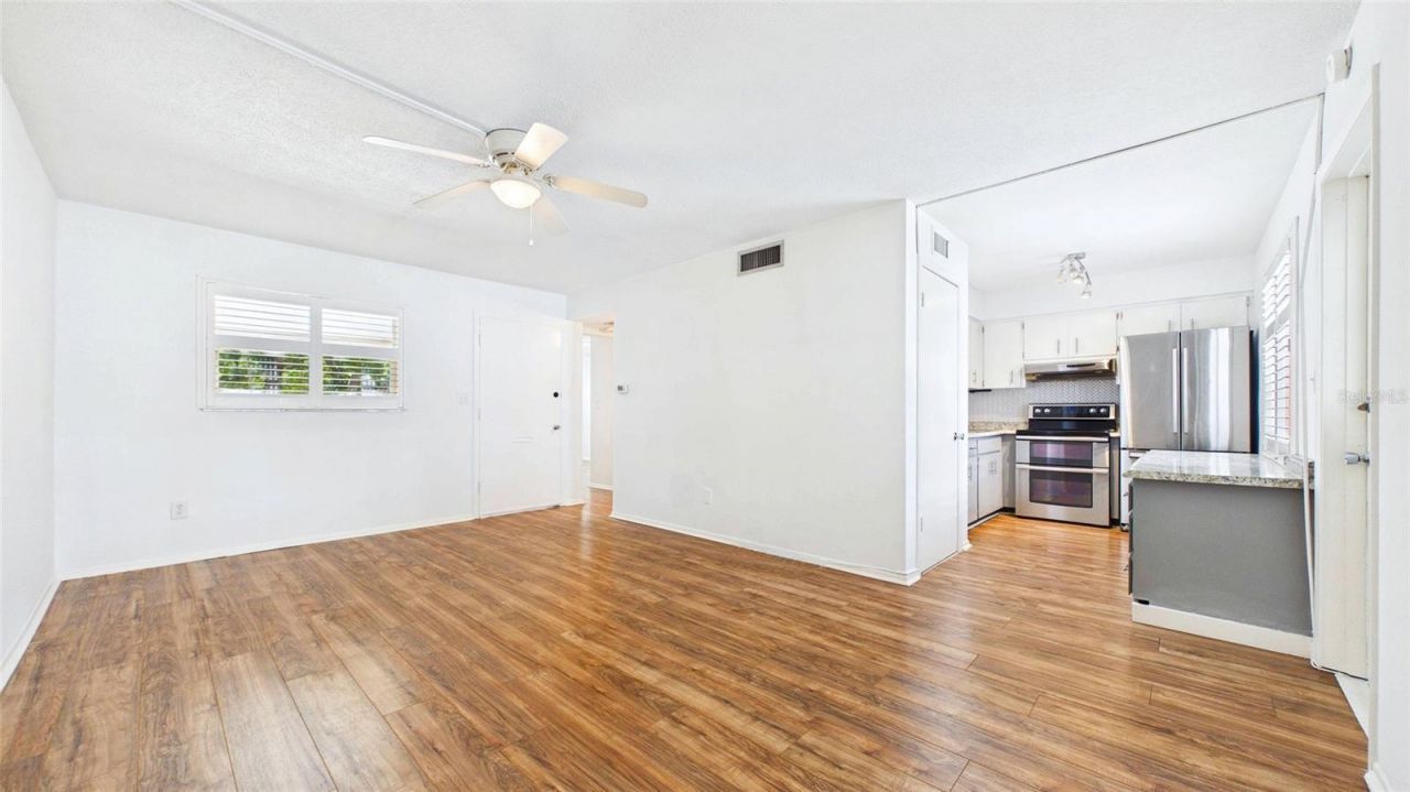 325 Sky Loch Drive W, Dunedin, FL 34698 Photo