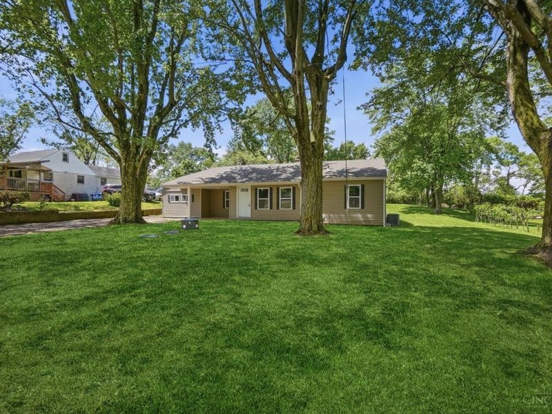 9615 Roberts Drive, Franklin, OH 45005 Photo 1