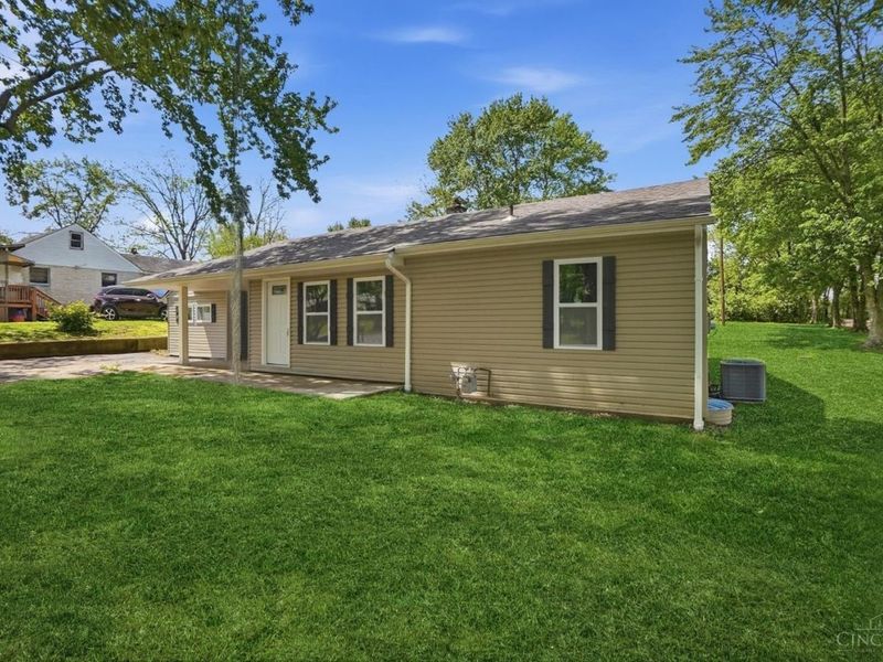 9615 Roberts Drive, Franklin, OH 45005 Photo 3