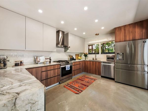 311 NE 86th St , El Portal, FL 33138