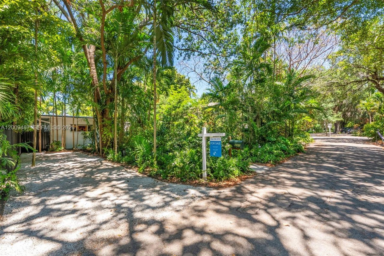 311 NE 86th St , El Portal, FL 33138 Photo