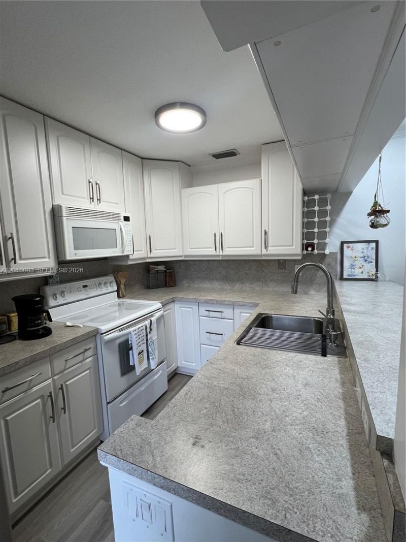 3357 Cocoplum Cir , Unit 33133, Coconut Creek, FL 33063 Photo