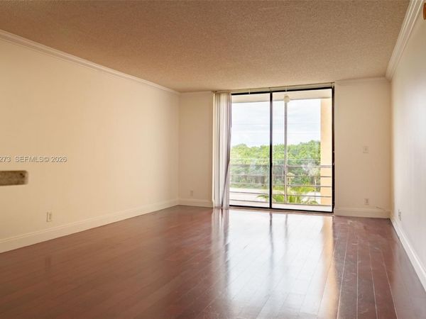 2935 NE 163rd St , Unit 5T, North Miami Beach, FL 33160