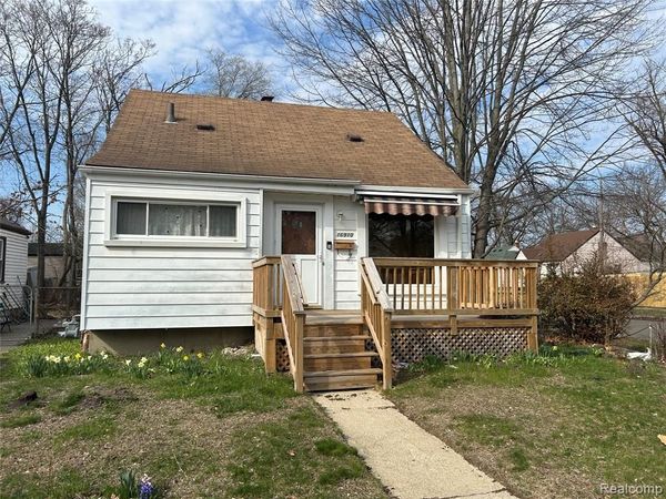 16910 Pembroke Avenue, Detroit, MI 48235