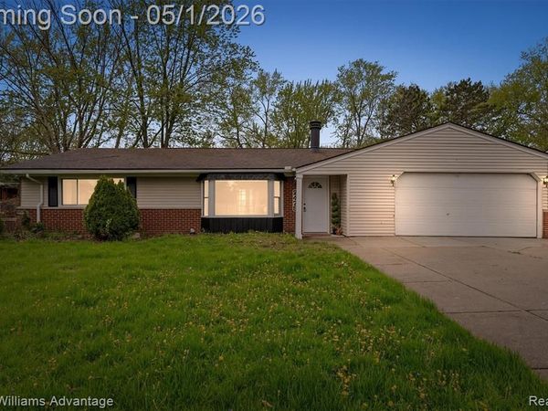 2479 IVANHOE Drive, West Bloomfield Twp, MI 48324