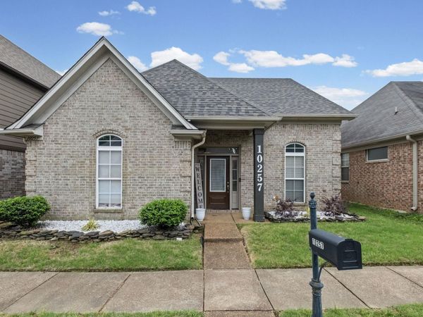 10257 EVENING HILL DR, Memphis, TN 38016
