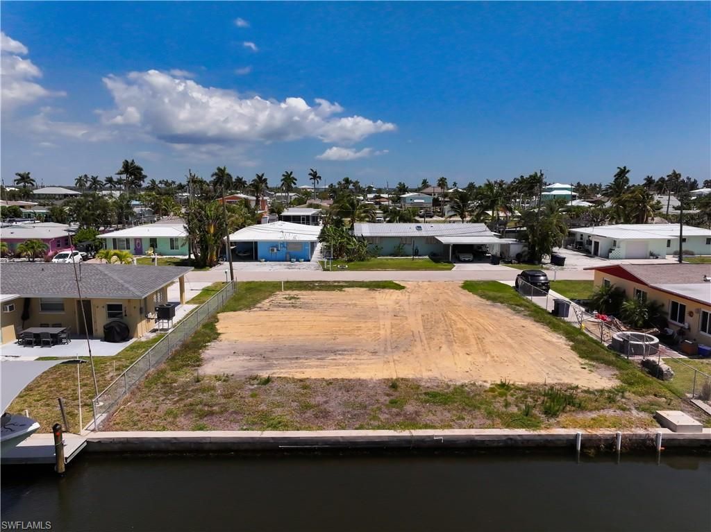 2652 Bridgeview St , Matlacha, FL 33993 Photo