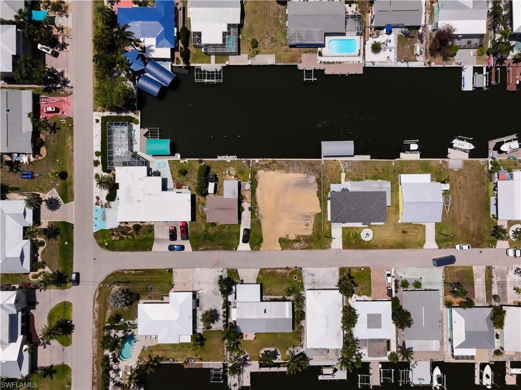2652 Bridgeview St , Matlacha, FL 33993 Photo
