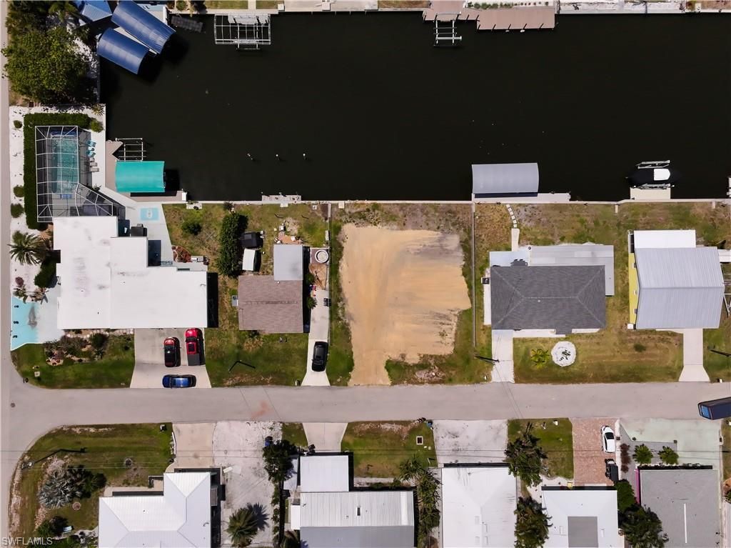 2652 Bridgeview St , Matlacha, FL 33993 Photo
