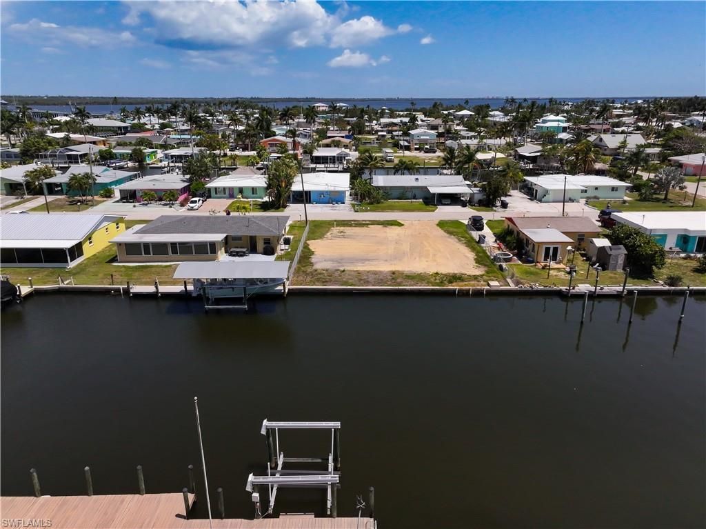 2652 Bridgeview St , Matlacha, FL 33993 Photo