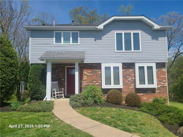 1517 N Randolph Dr , Clairton, PA 15025