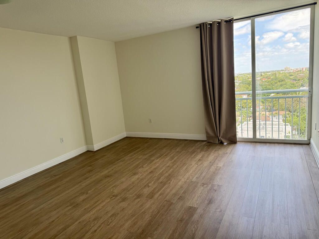 3000 Coral Way, Unit 1007, Miami, FL 33145 Photo